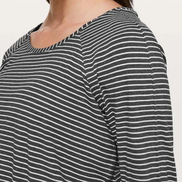 Lululemon Emerald Long Sleeve - Picture 9 of 9